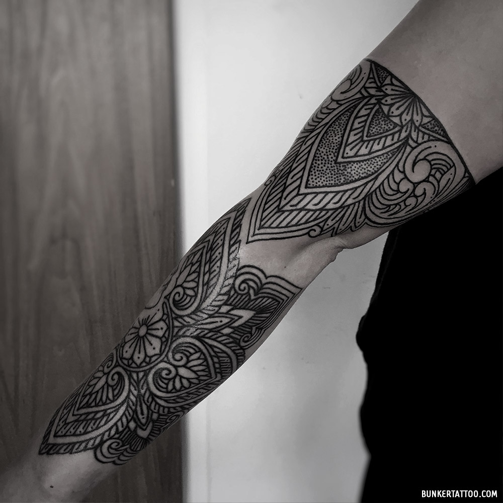 Blackwork mandala sleeve - Bunker Tattoo - Quality tattoos